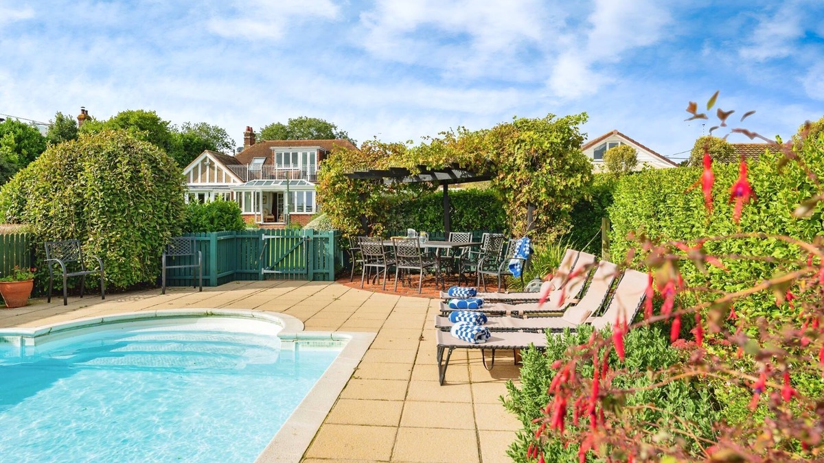 Bembridge Cottage | Little Forelands - a house that sleeps 10 guests in 5 bedrooms