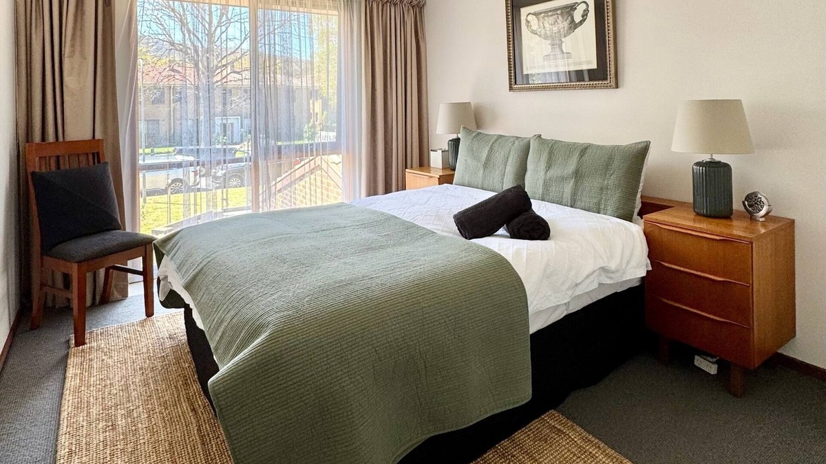 Braddon Apartment | Little Gem in the City