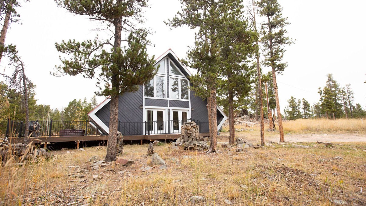 Black Hawk House | Little Gem Lodge | Unique Mtn A-Frame | Hot Tub