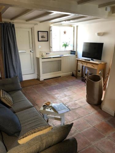 Bridgnorth House | Little Gem on Bridgnorth's Cartway. River Views