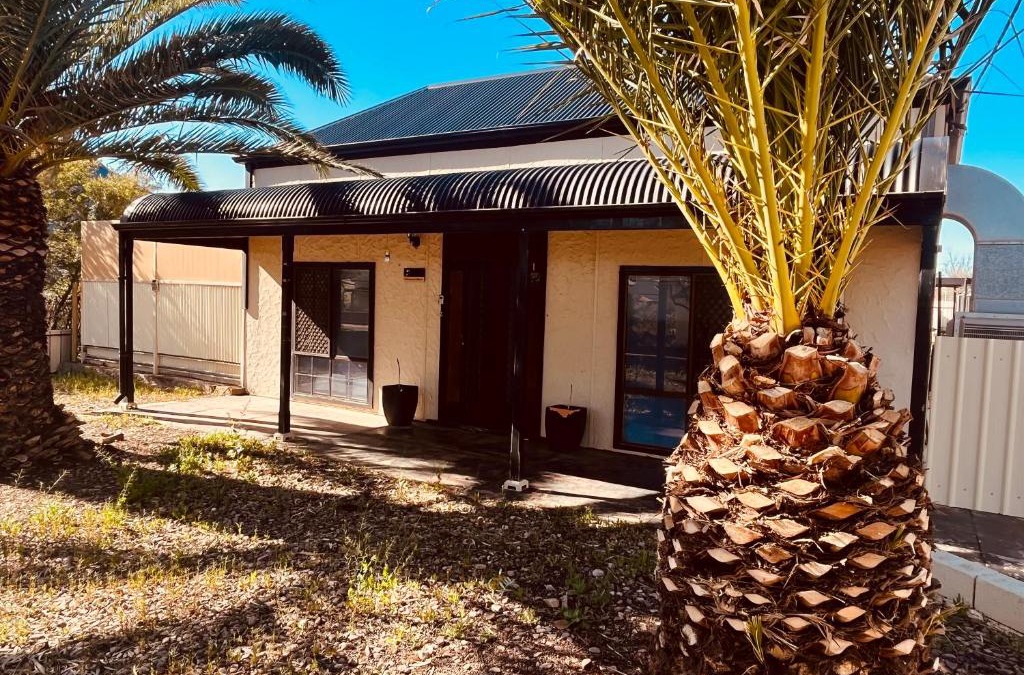 Broken Hill House | Little Gem On Williams