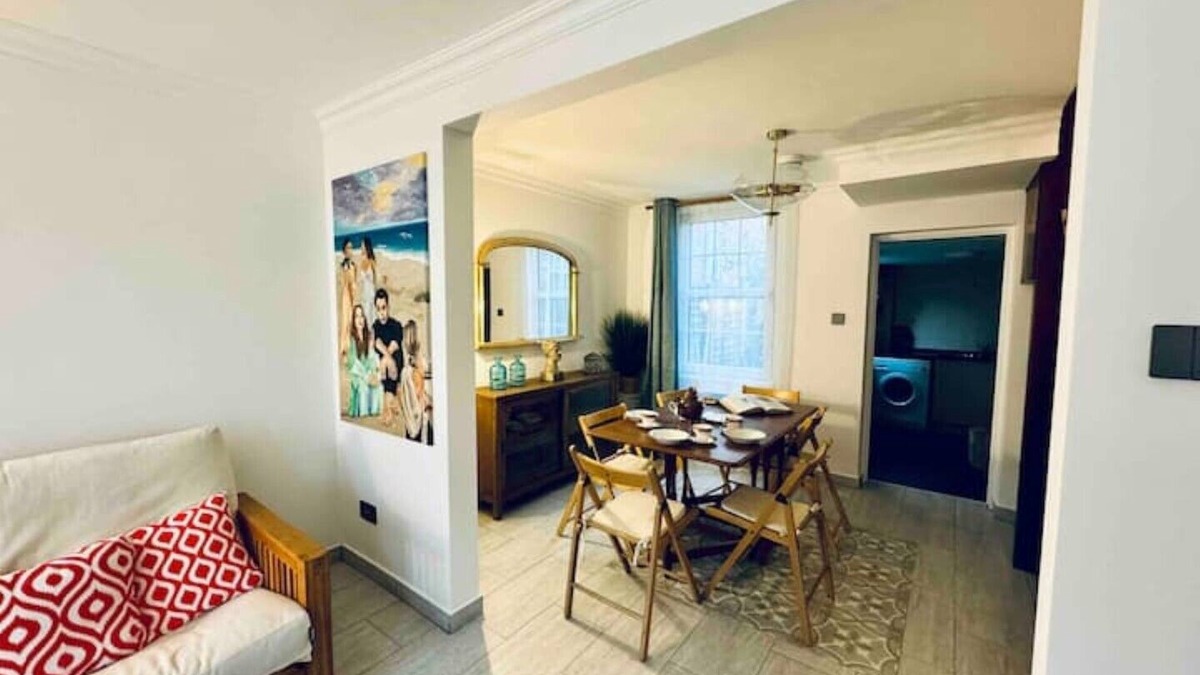 Arbury Apartment | Little Grapefull Cottage