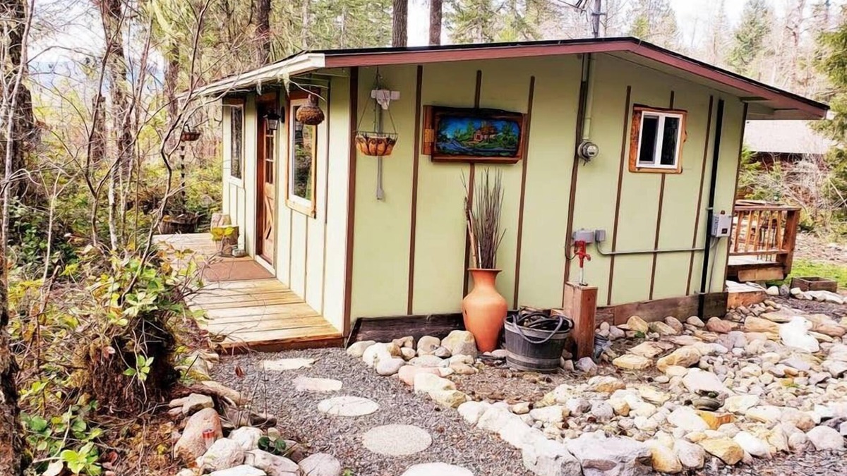 Paradise Estates Cabin | *Little Green Cabin on Big Creek * 5 mi to Mt. Rainier entrance!