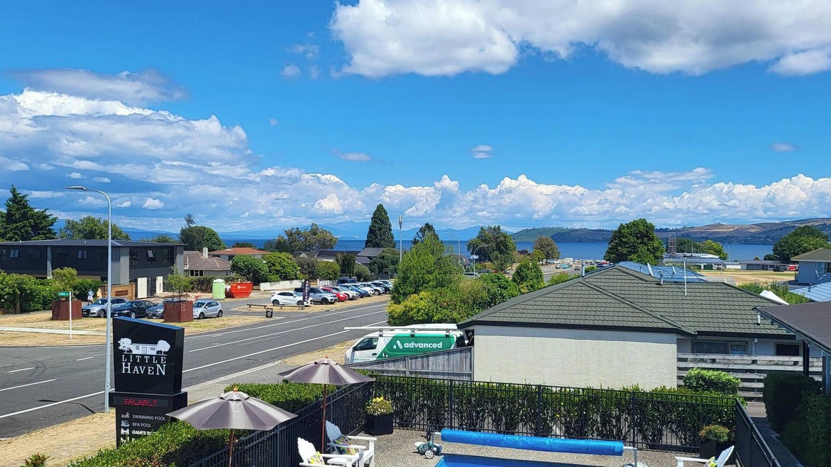 Taupo Hotel | Little Haven