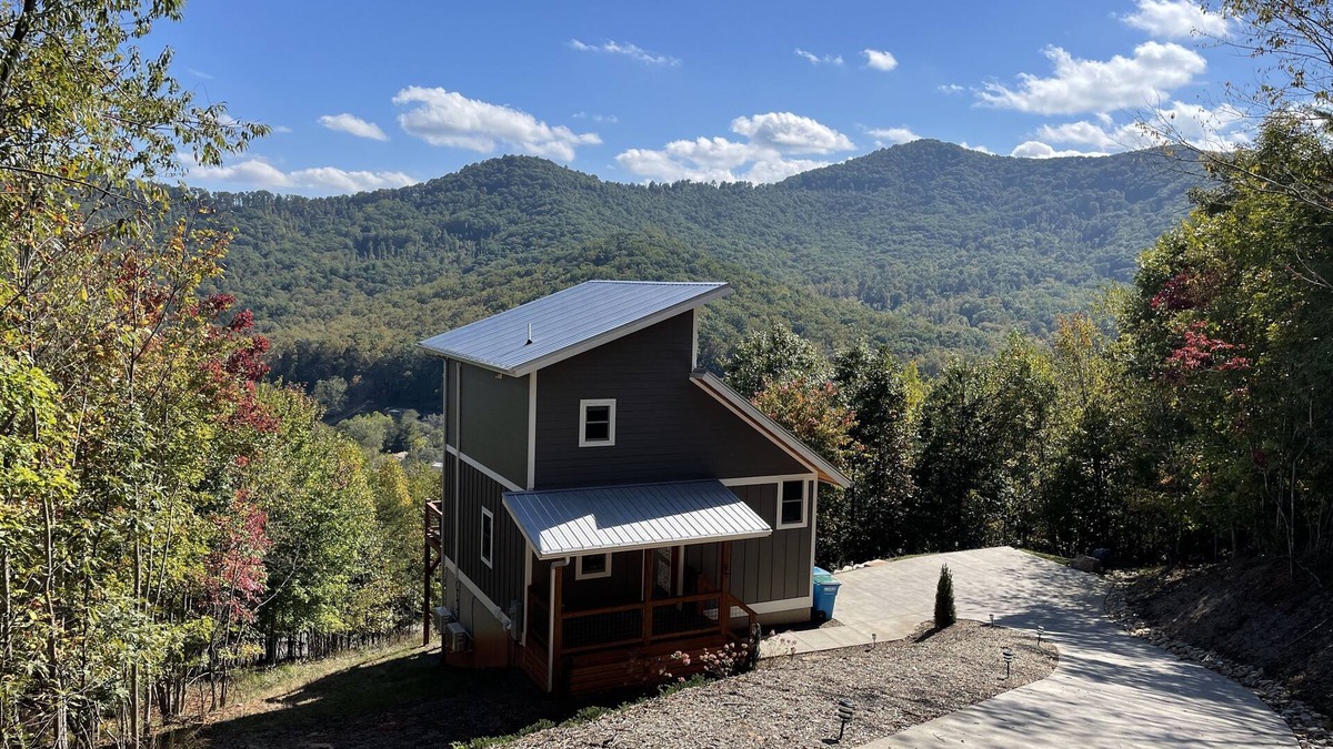 Candler Cabin | Little Hickory Top - Mountain Side Modern Cabin