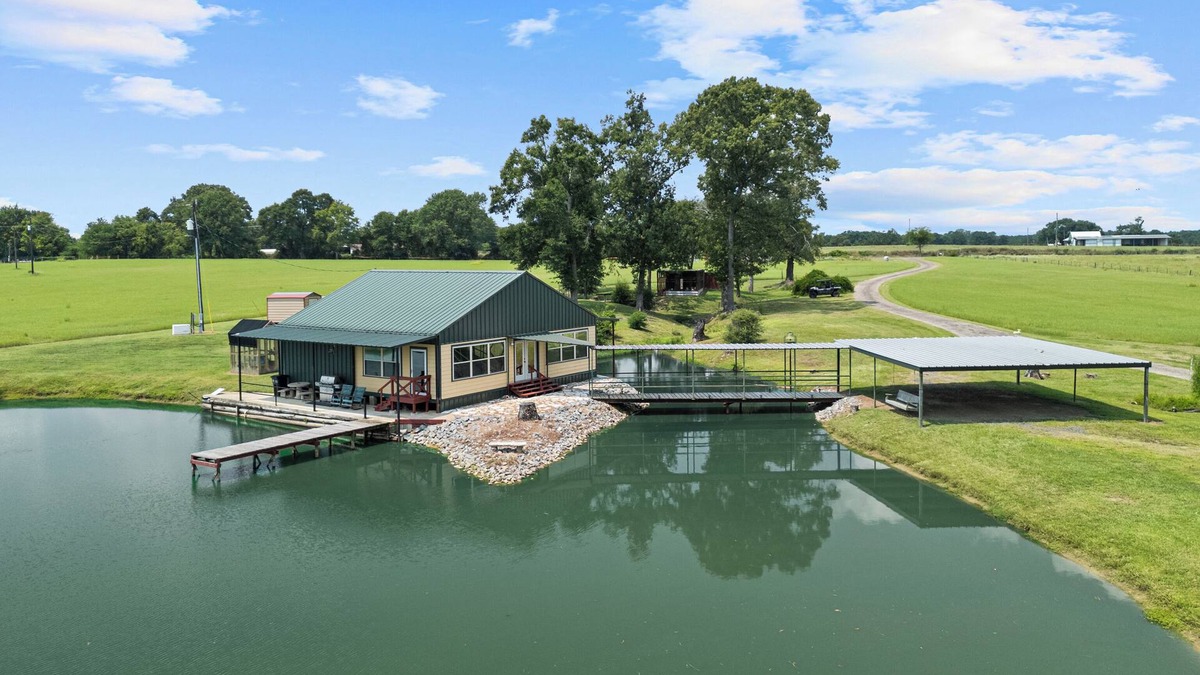Carthage Cabin | Little House on the Pond/Cozy Cabin near Carthage w/Fishing and Wildlife