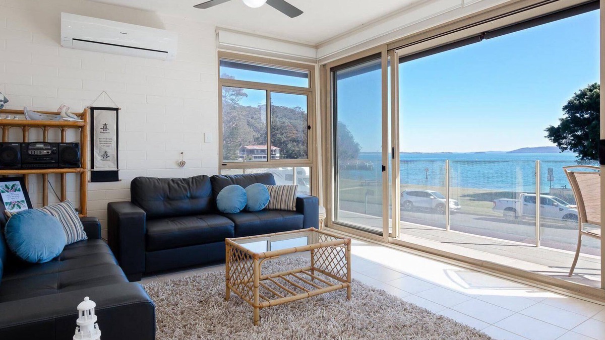 Nelson Bay Apartment | Little Hut, 1/20 Kurrawa Close - Spectacular Water Views, NBN & Air Conditioned