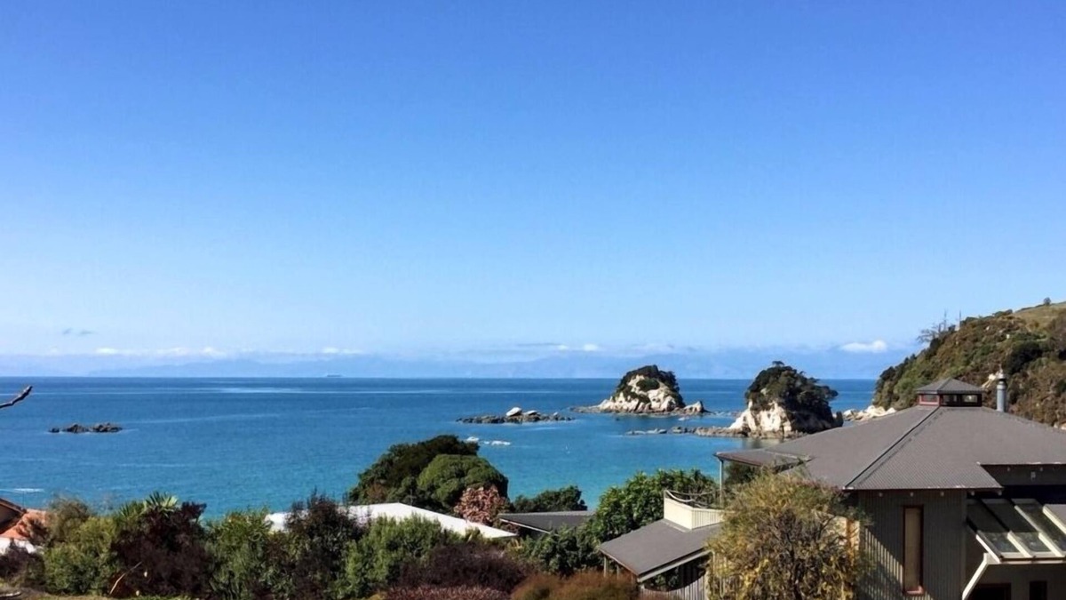 Kaiteriteri House | Little Kaiteriteri - Elevated Sea Views