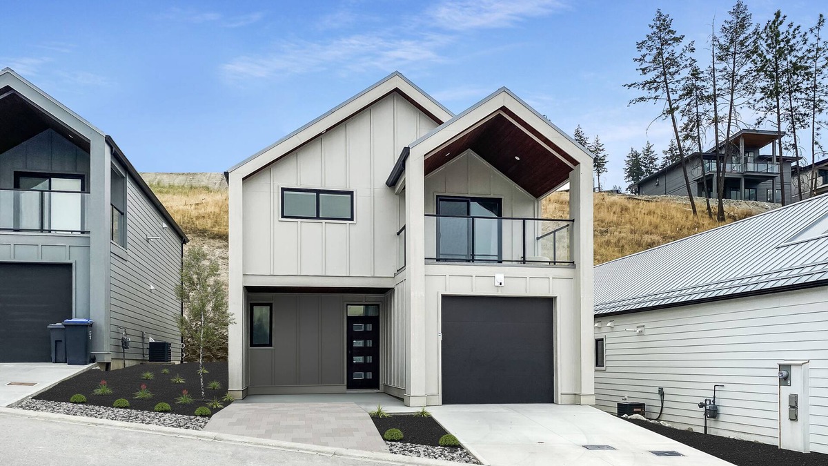 McKinley House | Little Lake Loft | Executive Rental | Pet Friendly