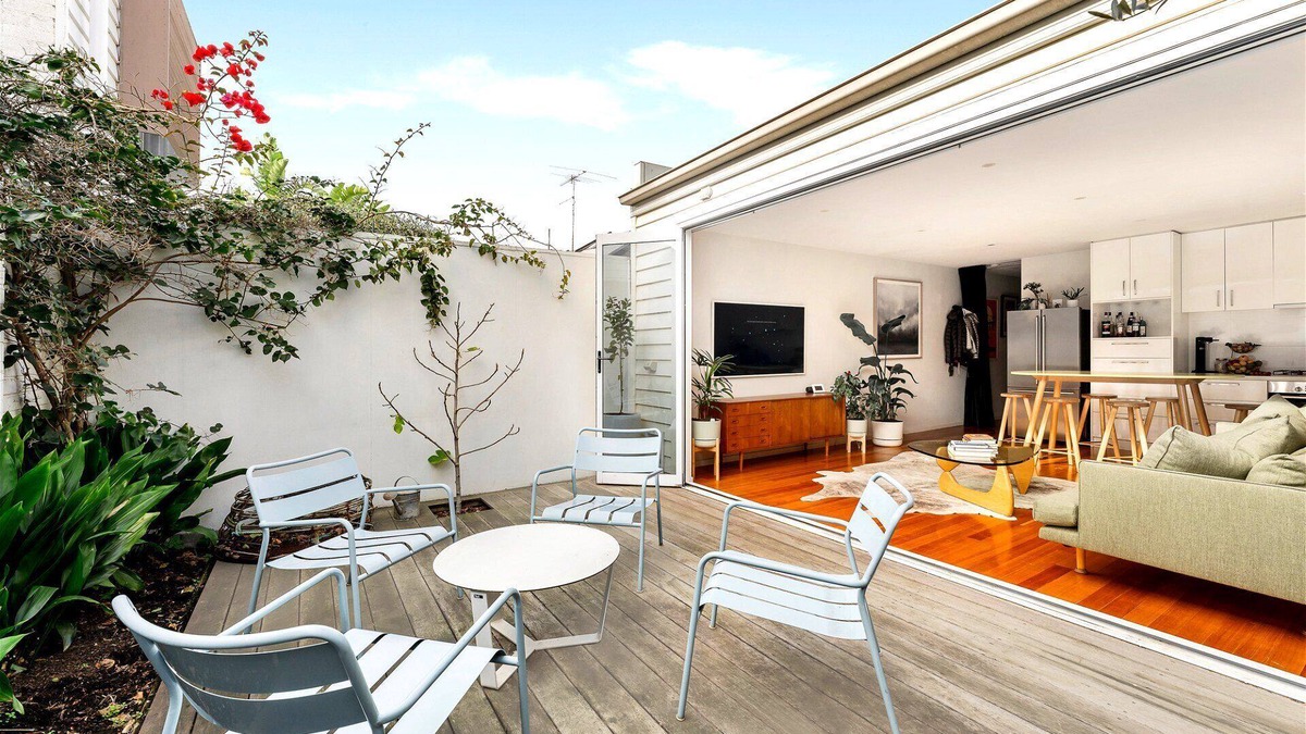 South Melbourne House | Little Lyell St (Pet Friendly)
