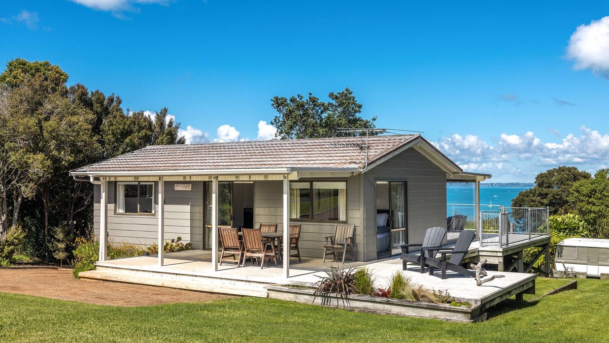 Oneroa House | Little O Bach at Little Oneroa, Waiheke Island