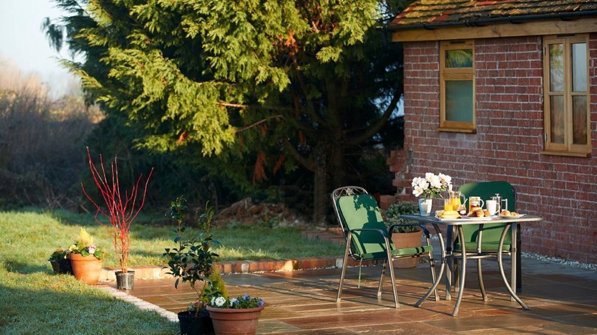 Bodenham House | Little Owls Barn is a single storey converted barn nestled among apple orchards