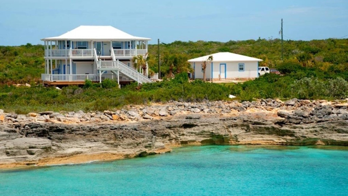 Cockburn Town House | Little paradise Sandy Point Bahamas