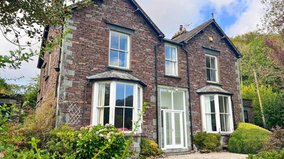Grasmere Cottage | Little Parrock, Grasmere sleeps 10 with mountain views