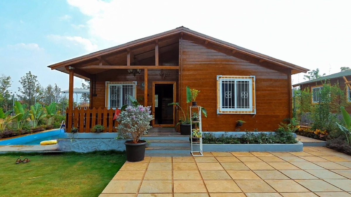 Shirwal Ski Chalet | Little Swiss By the Lake