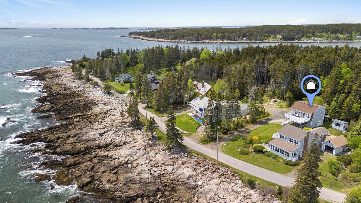 Port Clyde Apartment | Little White Caps, quaint cottage overlooking Port Clyde Harbor