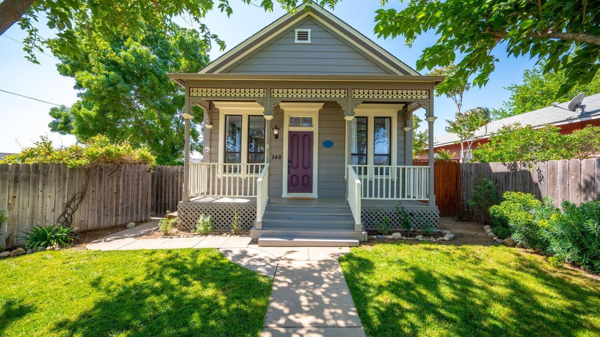 San Miguel House | Littlefield 1890 Victorian Retreat