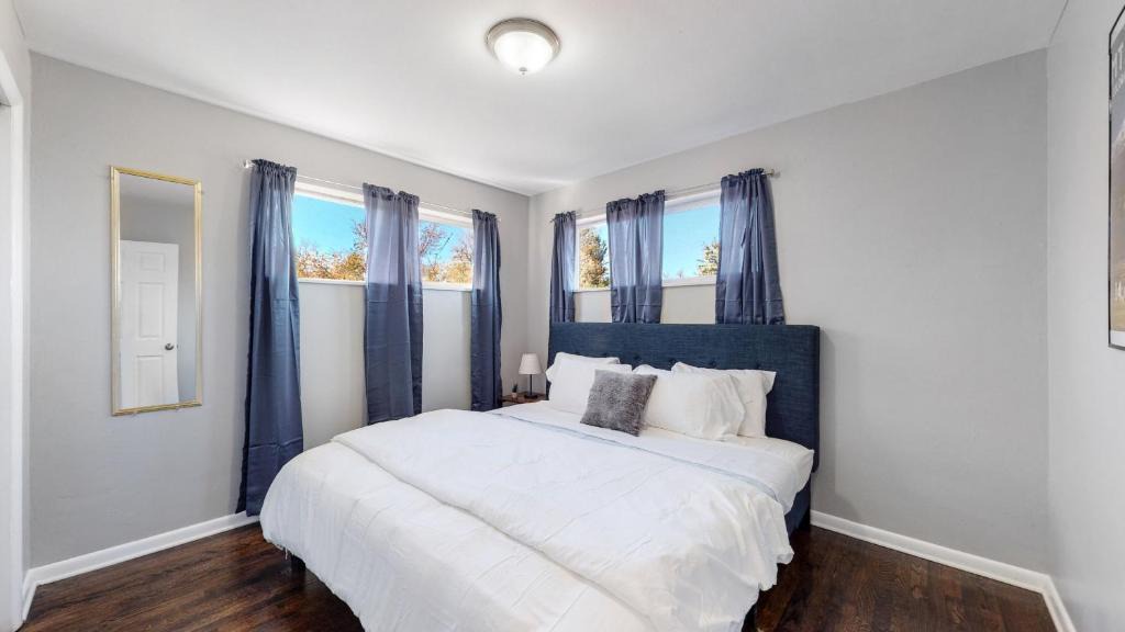 Littleton House | Littleton 3 King Beds Upper Unit Near Main Street