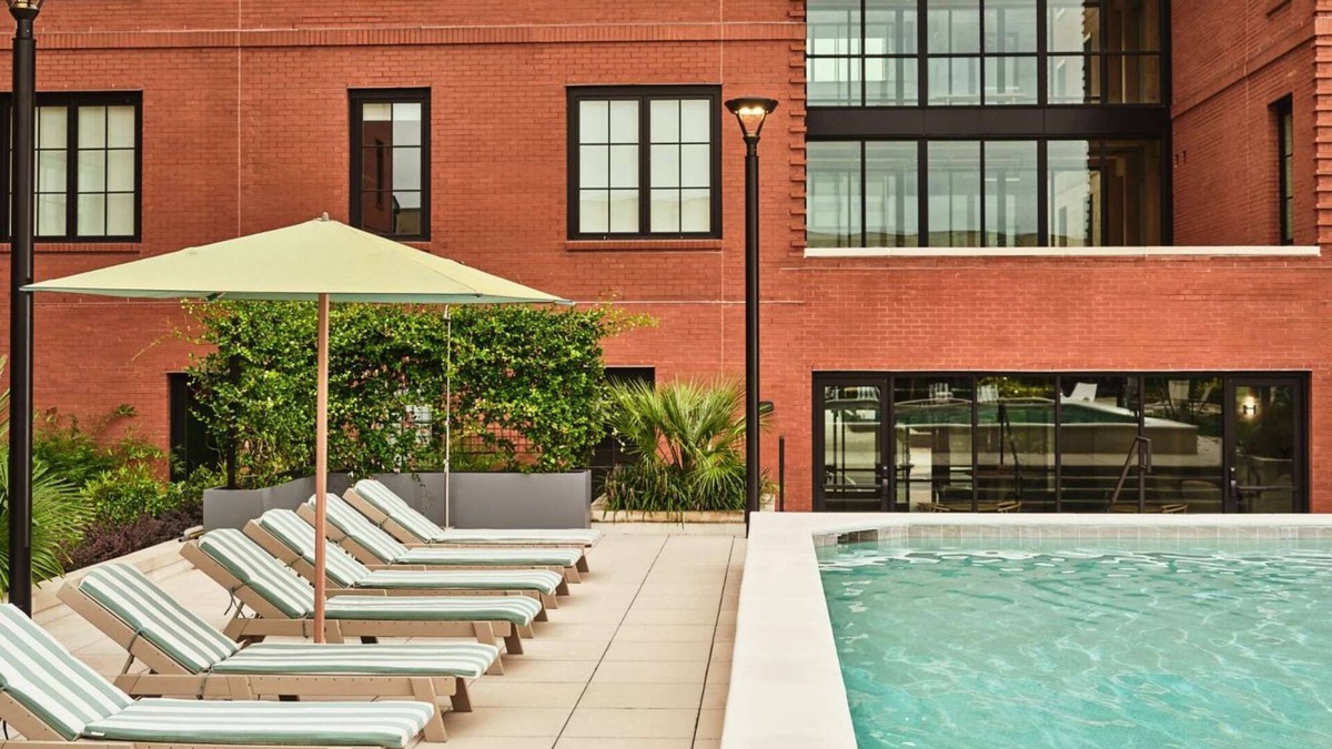 Yamacraw Village Apartment | Live Like a Local in Downtown Savannah + Pool
