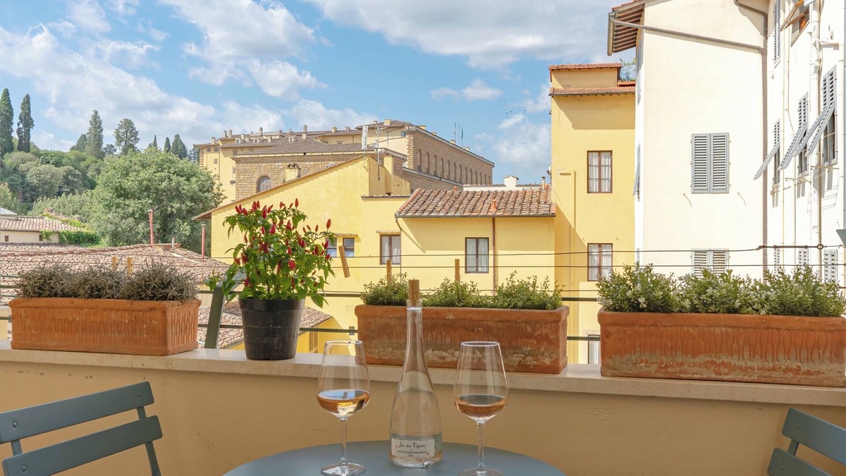 Oltrarno Apartment | Live like a local, terrace, views, next to Ponte Vecchio, designer 3bd/3bth