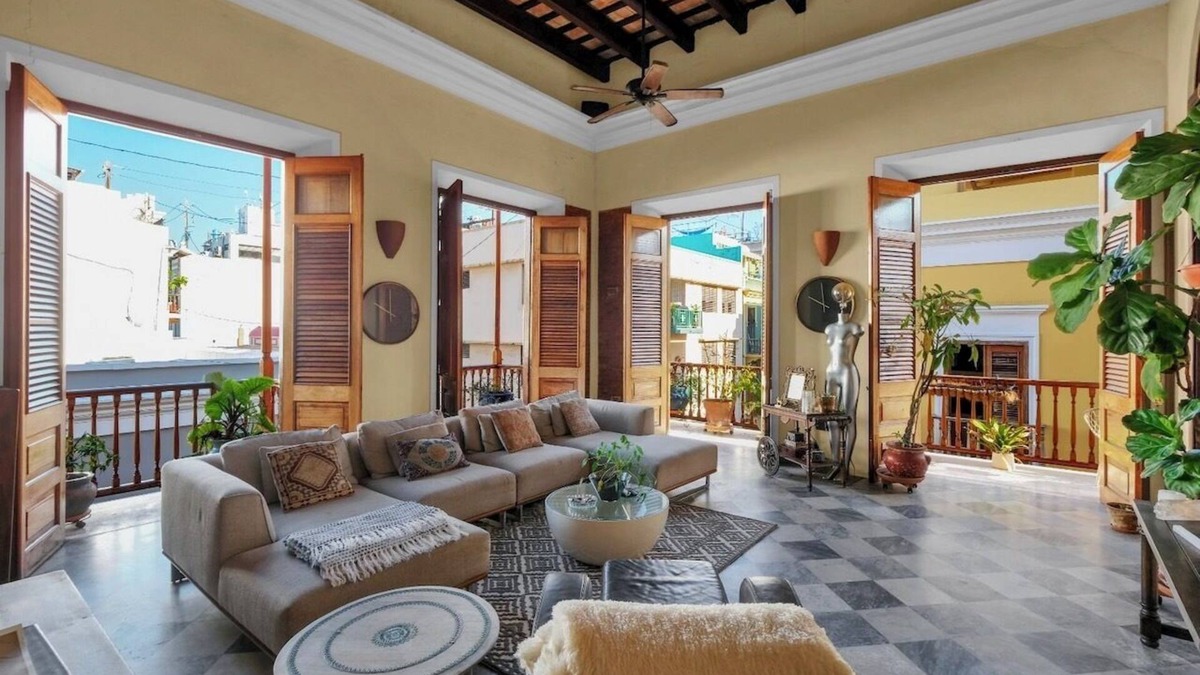 Old San Juan Apartment | Live Like a Rum Baron in a 200 Year Old Mansion!