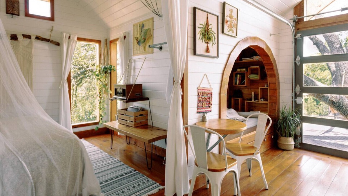 Fredericksburg Cabin | Live Oak Treehouse at The Meadow
