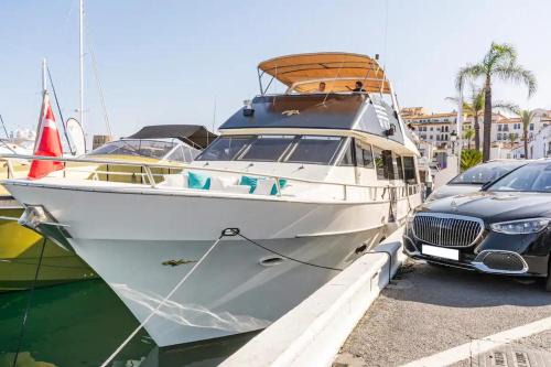 Manilva House | Live on a luxury 65ft yacht in Duquesa- Estapona
