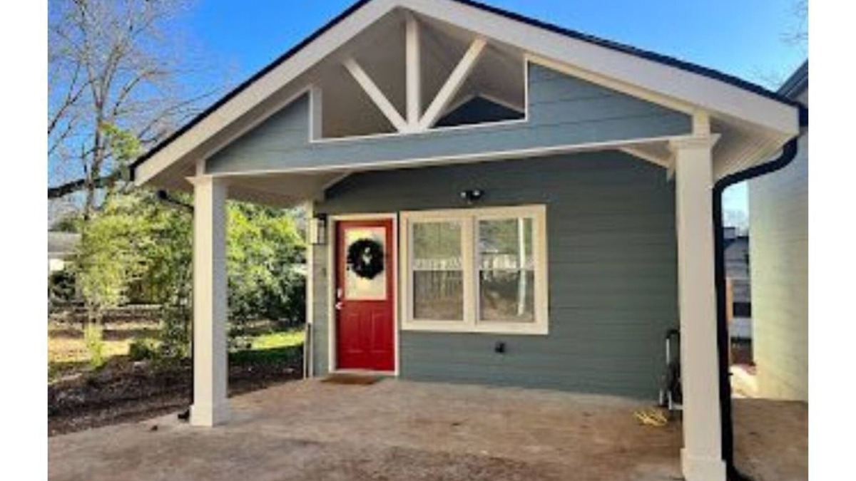 College Park House | Live on Rugby Avenue in beautiful Historic College Park!