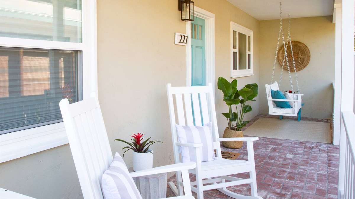 Del Mar House | Live the Beach Life in a Quaint Shell Cottage