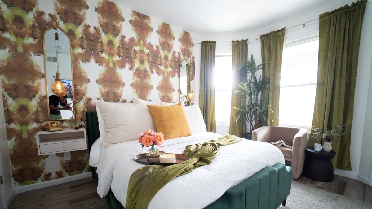 East Orange Apartment | "Live the City Life in Style: Unforgettable Urban Retreat Awaits!