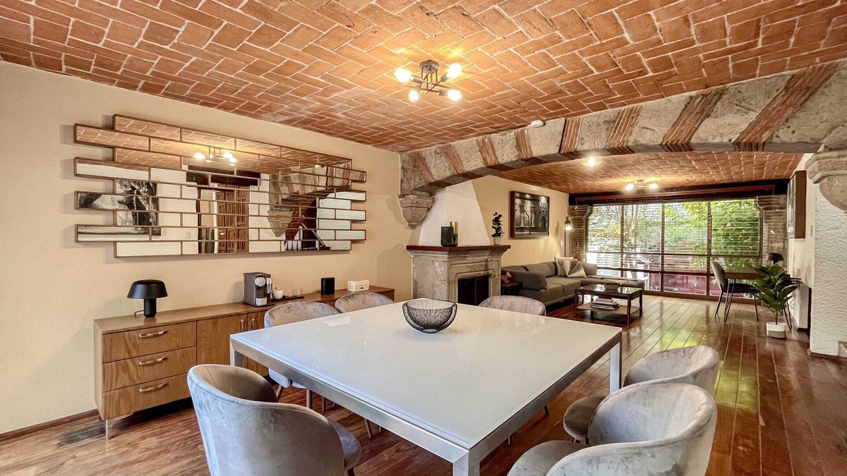 Del Carmen House | Live the City at the emblematic Coyoacan