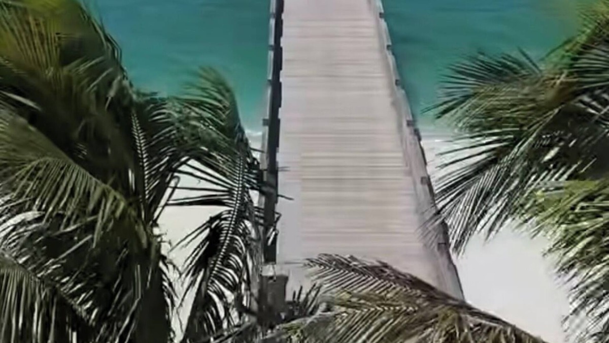 Venice Condo | Live the Island Life 0.7 mi to the beach, 2 bed 2 bath condo in Venice Florida!