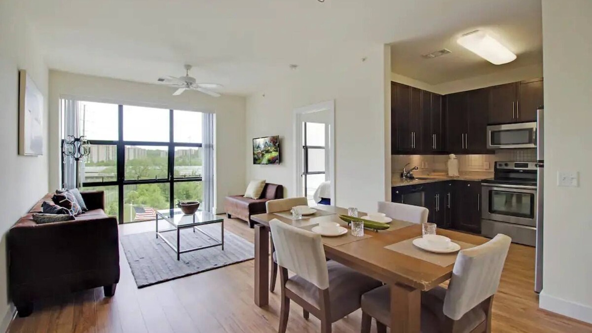 Eisenhower East Apartment | Live Well | Relax | Cozy | Old Town | 2 Bedrooms