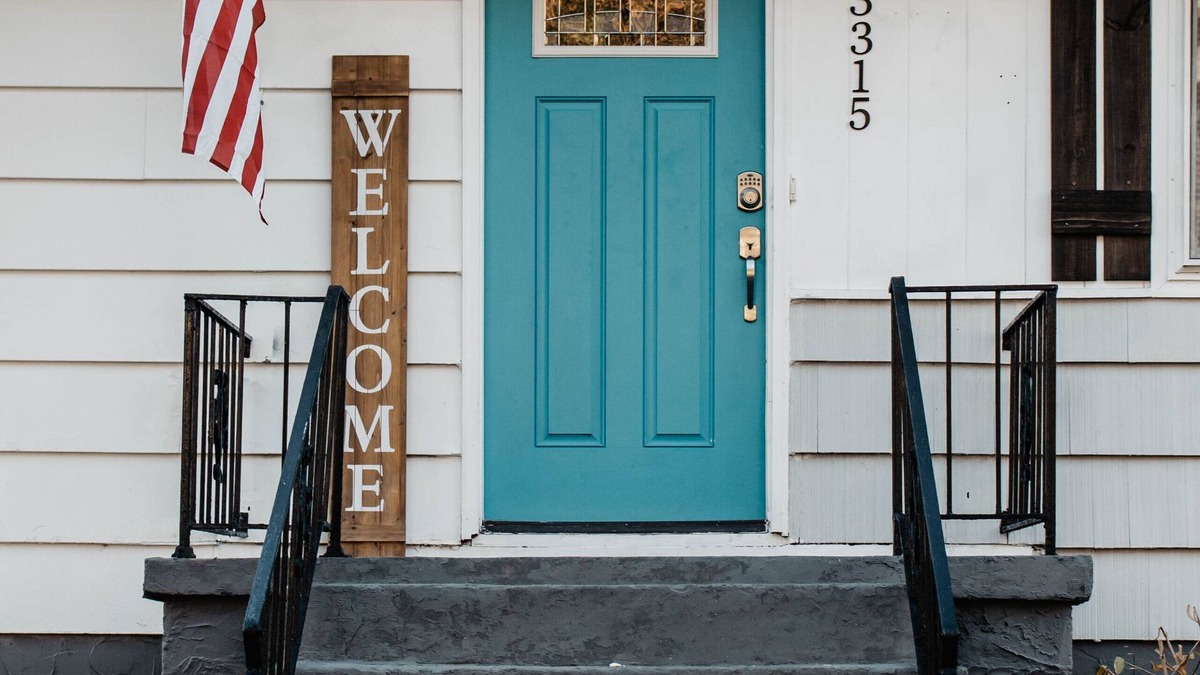East Chattanooga House | Lively 5 bd 2 1/2 bth pet friendly home minutes from downtown. GAME ROOM 🎱