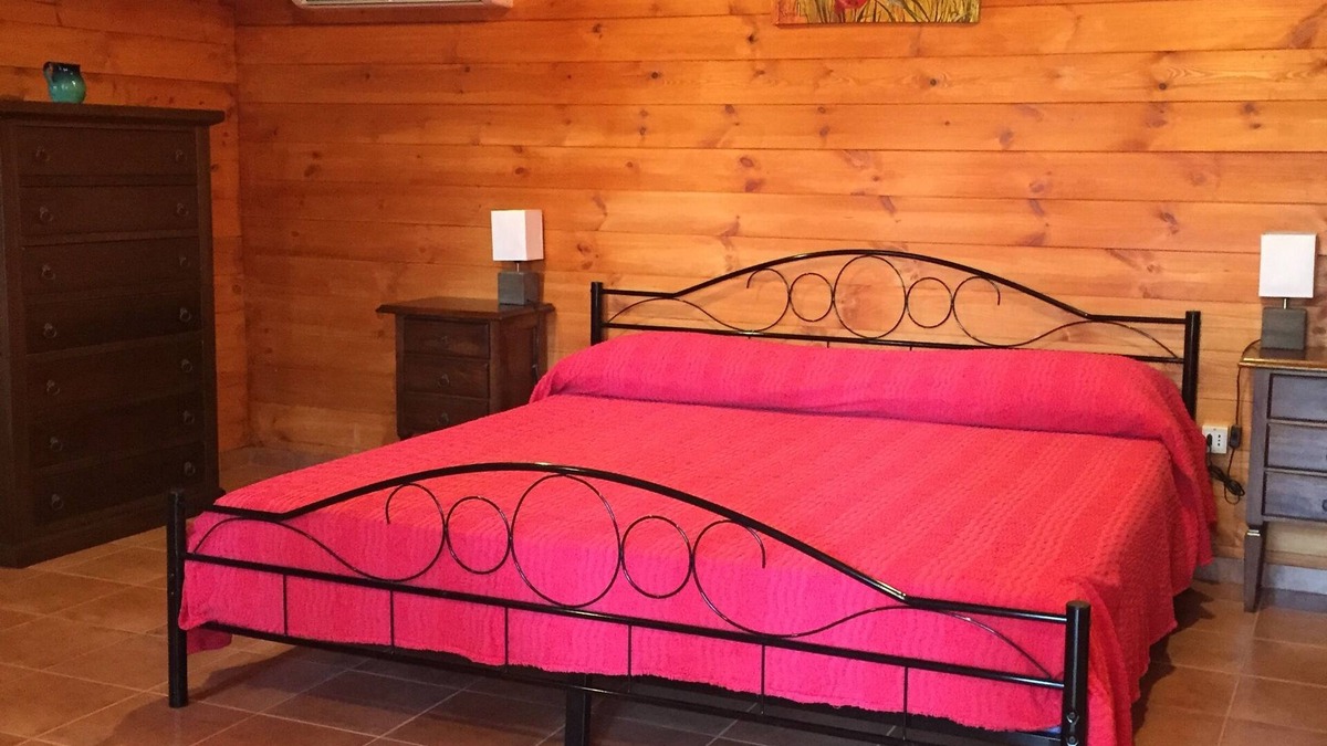 Defensola House | LIVERPOOL Chalet with garden and kitchen, 4 beds