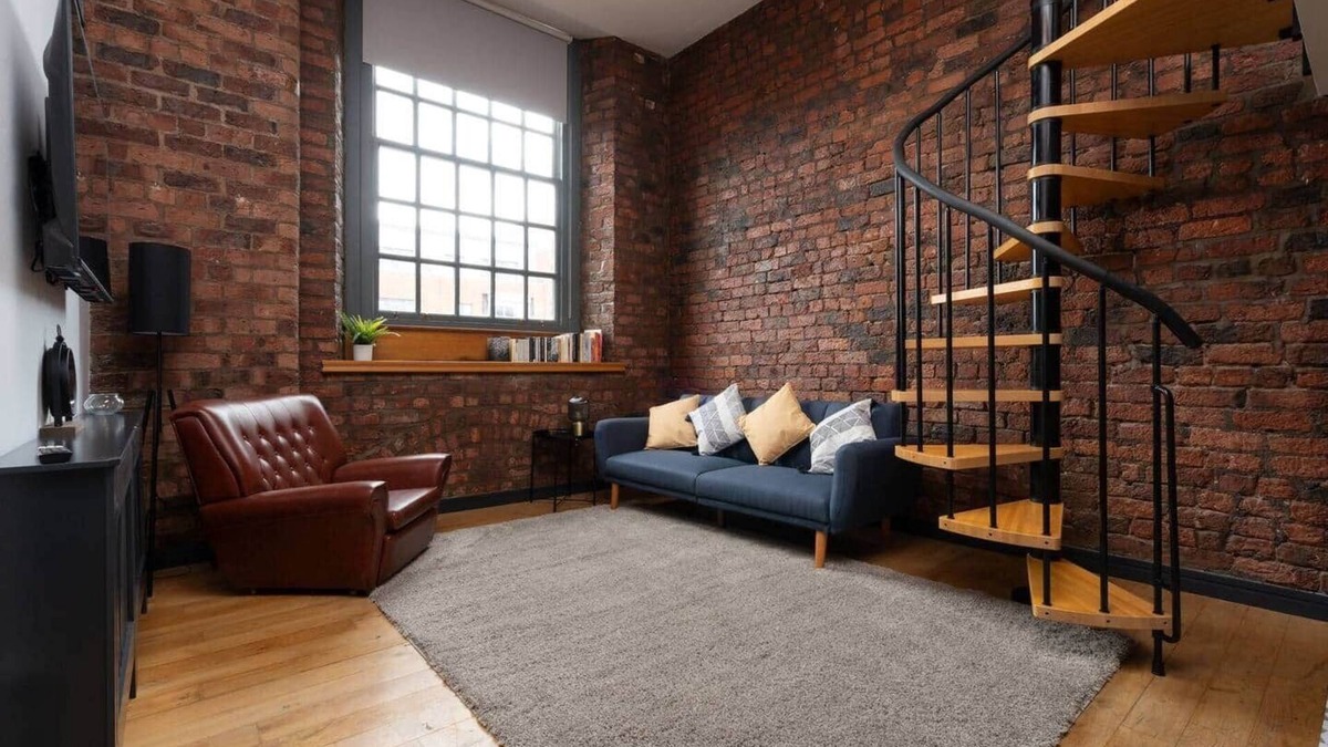 Liverpool City Centre Apartment | Liverpool Warehouse Flat | Sleeps 5 & Free Parking