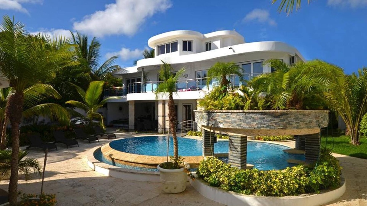 El Batey Villa | LIVIN' LA VIDA LOCA! CABRON