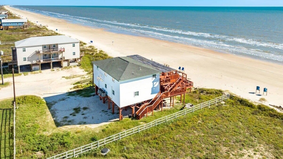 Surfside Beach House | Livin' The Dream Beachfront & Center!