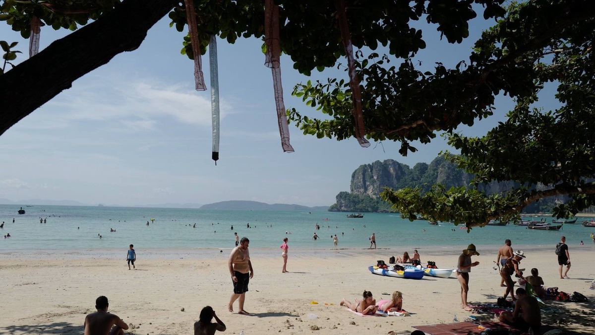 Krabi Hotel | Living at Sphere Apartment - Family room