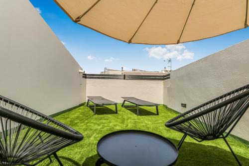 Vecindario Apartment | Living Central Stay Bejeque