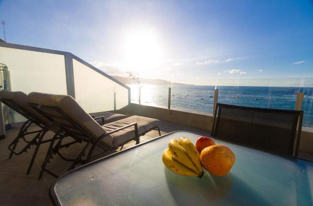 Las Palmas de Gran Canaria Apartment | Living Las Canteras Homes - FRONT-LINE BEACH