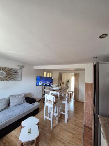 Bjelisi Apartment | Living Homes - Bar