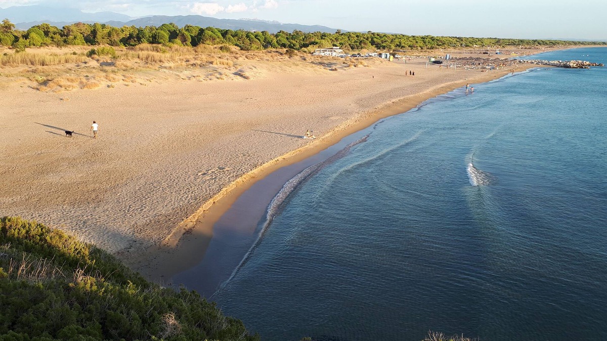 Larissos Villa | LIVING IN NATURE VILLA 200 m2.,4 bed 3 baths in 12.000 m2 field.