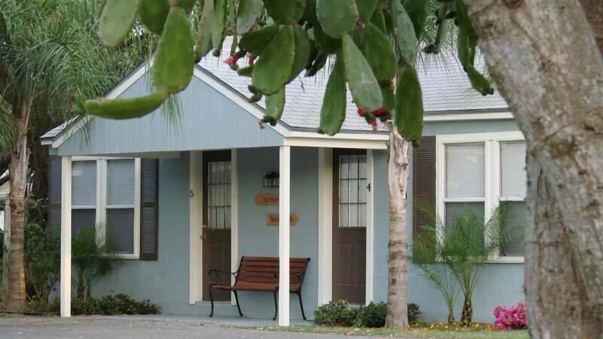 Fulton Cottage | Living On Island Time #4 - Cozy Coastal Cottages With A Whole Lot Of Charm!
