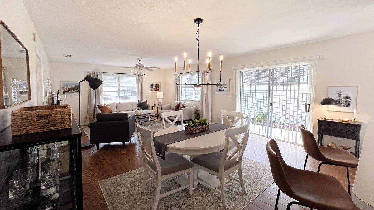 Santo Domingo Villa | Living The Villages FL Lifestyle! Centrally located, close to entertainment