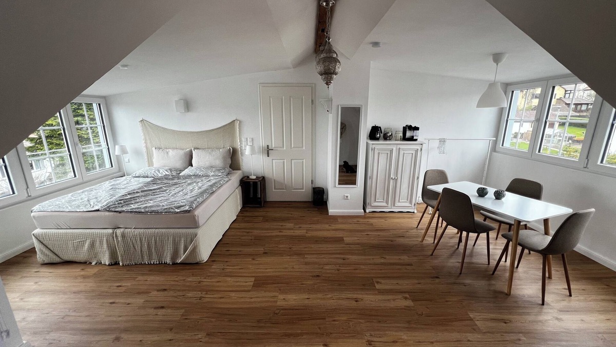 Besigheim Apartment | Living with breathtaking views over Besigheim, pure relaxation & nature