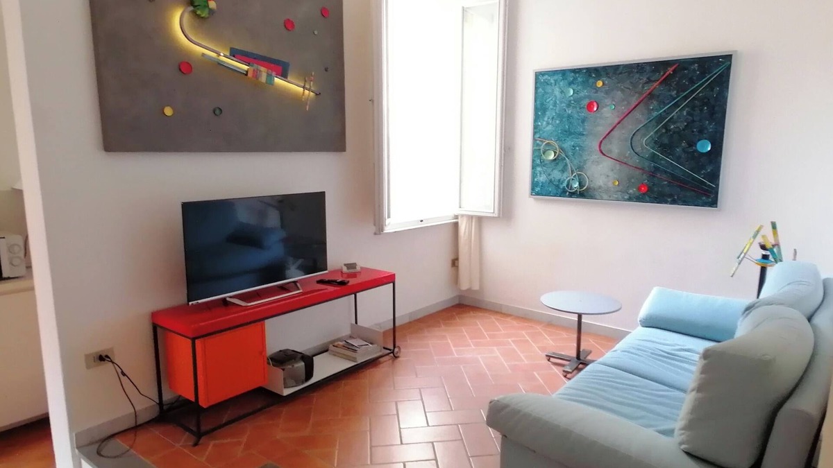 Piombino Apartment | Living with the art of an art designer