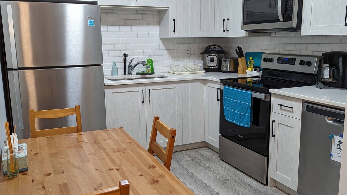 Calgary House | Livingston Howse Haven - Simple & Cozy Private Basement Suite with Free Parking