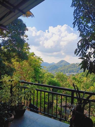 Kandy House | Liyenski Croft