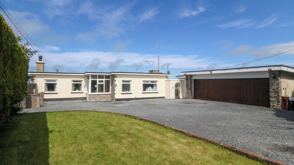 Bodorgan House | LLAIN DELYN, pet friendly, character holiday cottage in Malltraeth